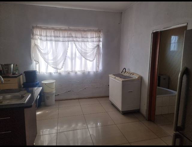 3 BEDROOM HOUSE FOR SALE IN SEBOKENG ZONE 10